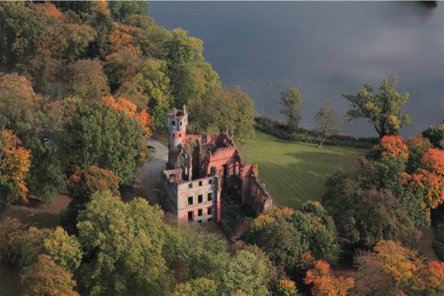 Ruiny pałacu w Runowie Krajeńskim